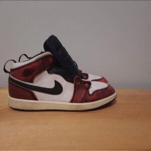 Nike Kids Red and White Sneakers